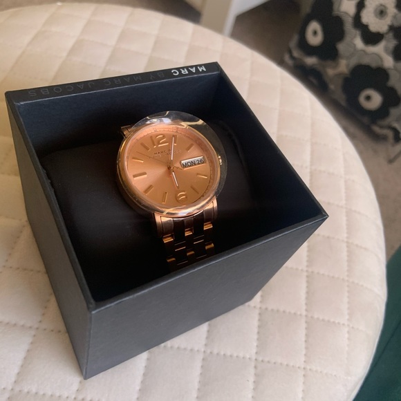 COPY - Marc Jacobs Women’s Rose Gold Watch - Picture 1 of 5